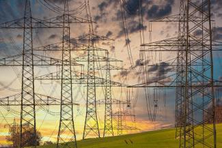 Electricity pylons image by Tom via Pixabay